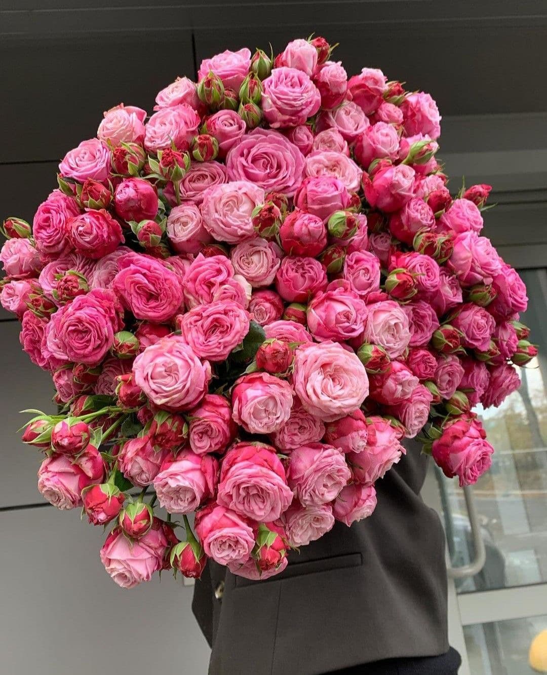 Букет Кустовые розы — Розы, Bellaflore